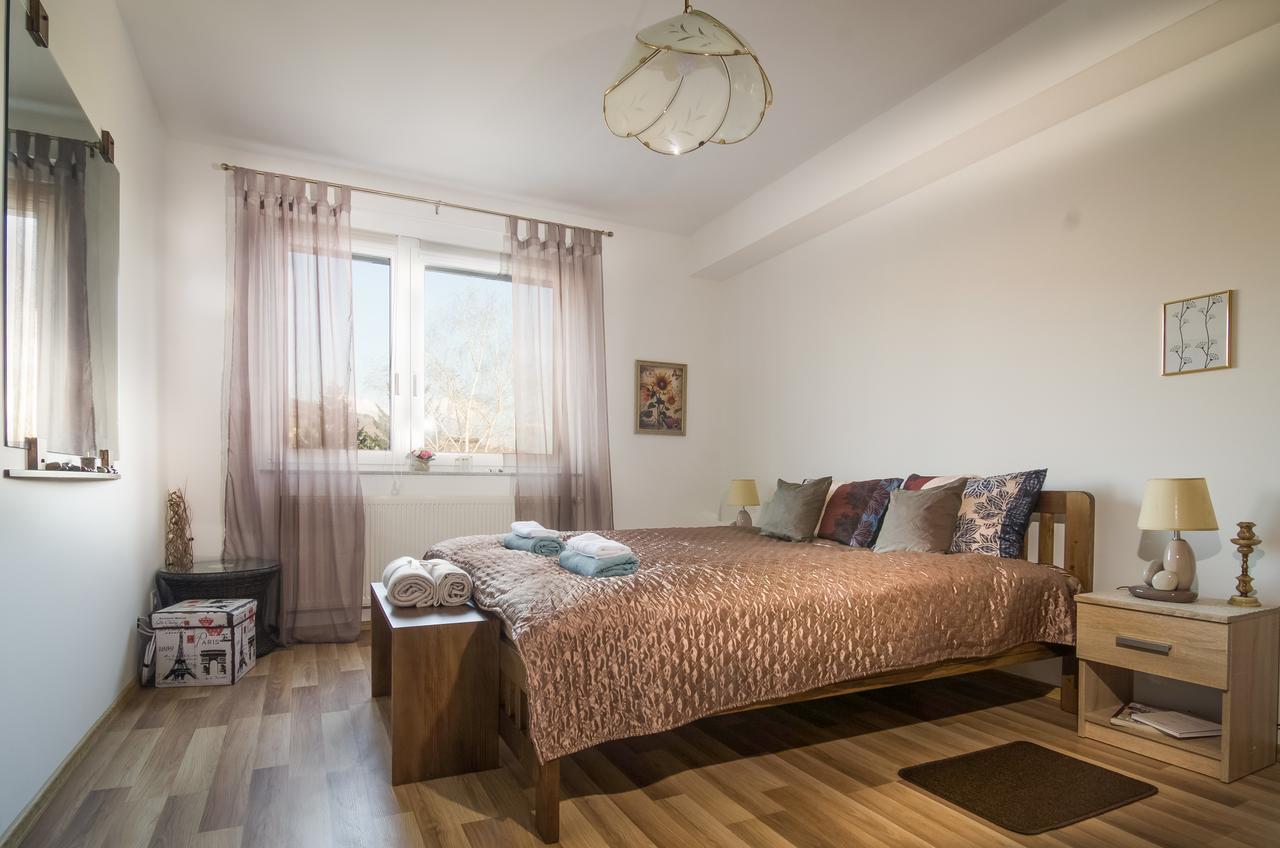 Apartment 10 Visoko Esterno foto